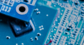 ?？抵悄茏x碼器/工業相機助力PCB板不良品檢測